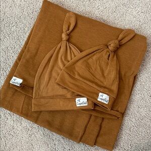 Copper Pearl Swaddle Blanket & Top Knot Hat Set | Color Camel